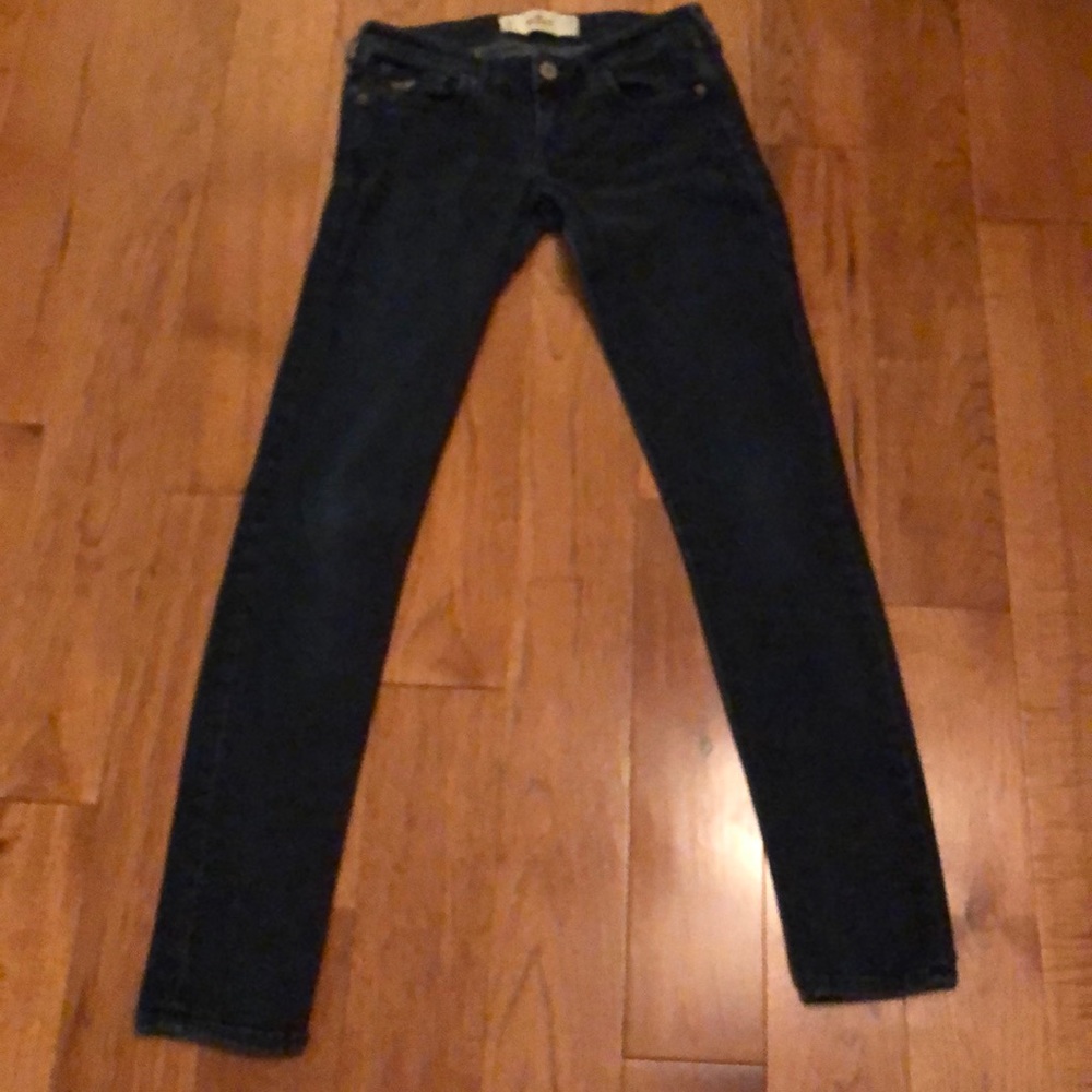☘️$5 Excellent shape Hollister Jeans Dk Wash 26x31